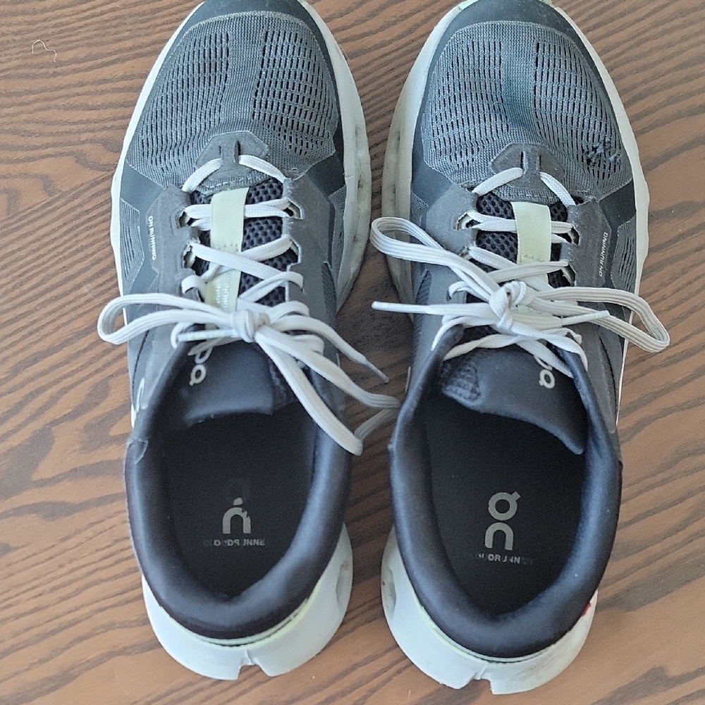 On Running Women's Black and Gray Shoes